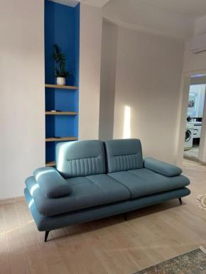 Bardhi m bay blu